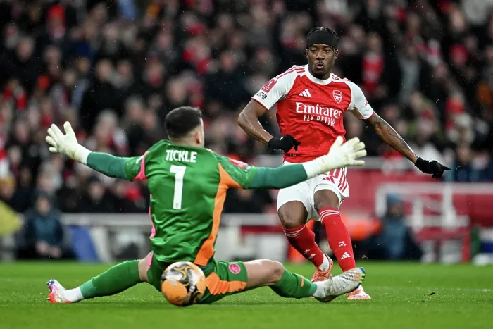 Framed Print : Arsenal v Wigan Athletic - Emirates FA Cup Fourth Round Framed Print : Arsenal v Wigan Athletic - Emirates FA Cup Fourth Round