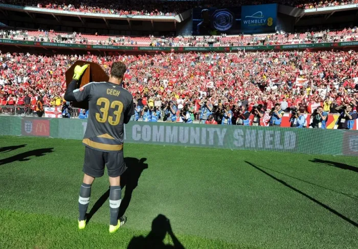 Framed Print : Arsenal Victory: Petr Cech Lifts the FA Community Shield