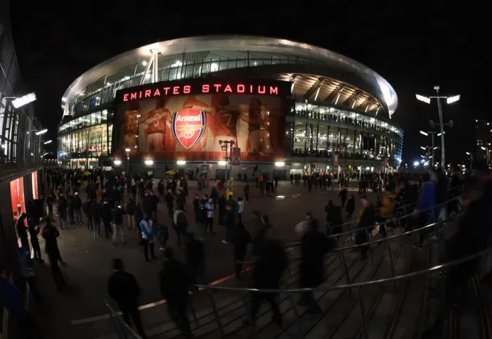 Framed Print : Arsenal vs AC Milan: Electric Atmosphere at Packed Emirates Stadium (UEFA Europa League 2018)
