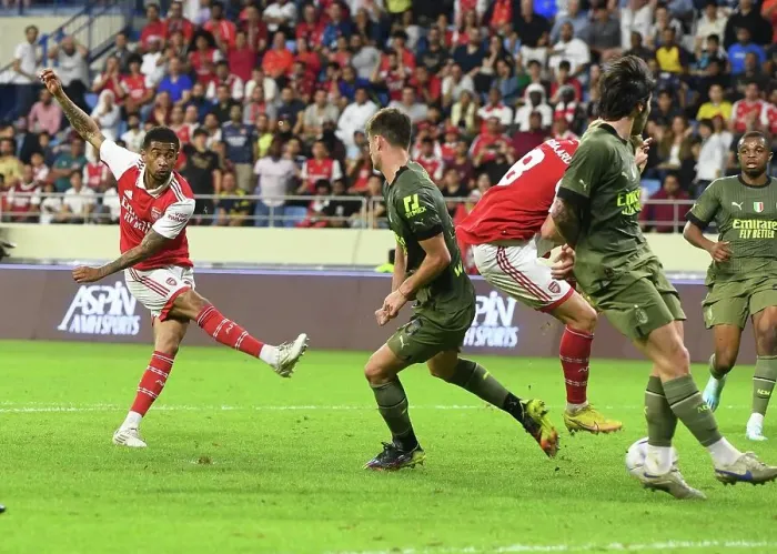 Framed Print : Arsenal vs AC Milan: Reiss Nelson Scores in Dubai Super Cup Showdown (2022-23)