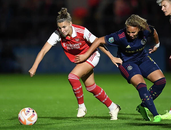 Arsenal vs Ajax: Steph Catley vs Chasity Grant - UEFA Women's Champions League Clash