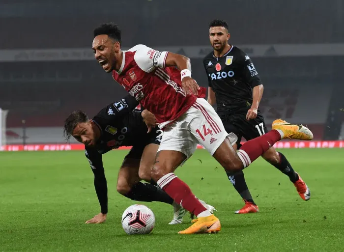 Framed Print : Arsenal vs Aston Villa: Aubameyang Faces Off Against Cash in Premier League Clash