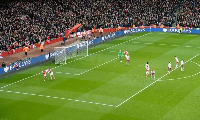 Framed Print : Arsenal vs Aston Villa: Barclays Premier League Showdown at Emirates Stadium