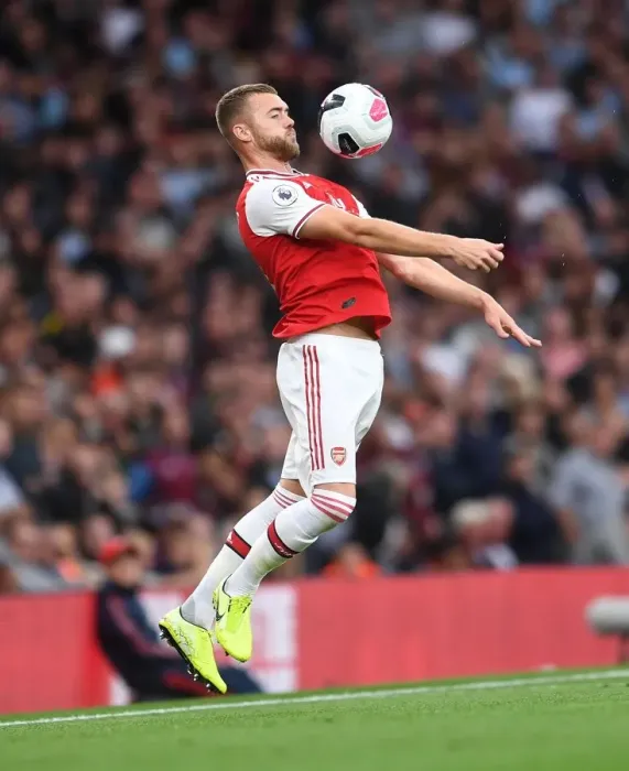 Framed Print : Arsenal vs Aston Villa: Calum Chambers in Action at the Emirates Stadium (Premier League 2019-20)