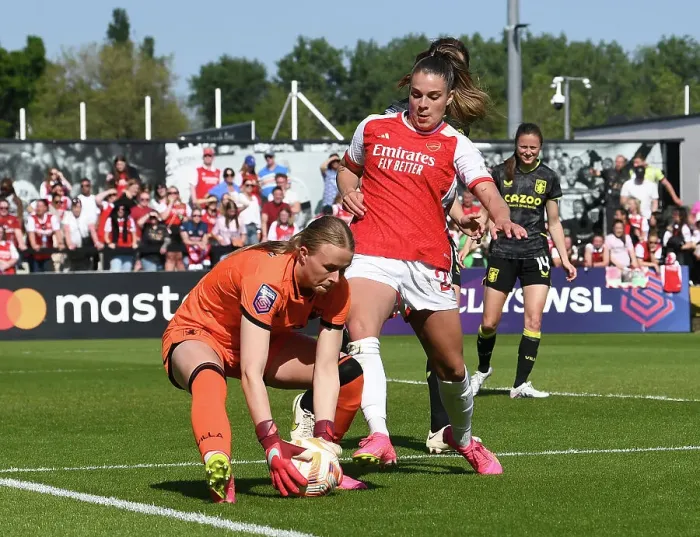 Framed Print : Arsenal vs. Aston Villa: Intense Clash in FA Women's Super League (2022-23)