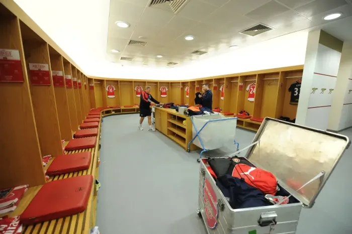 Framed Print : Arsenal vs. Aston Villa: Kit Men Ready for Premier League Clash (2015-16)