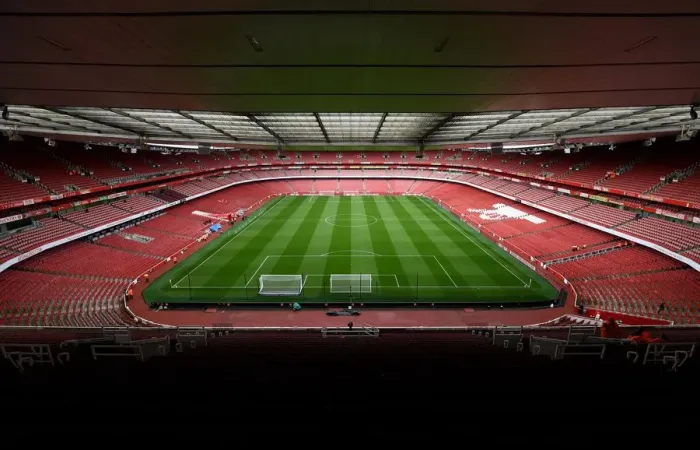 Framed Print : Arsenal vs Aston Villa: Premier League Clash at Emirates Stadium