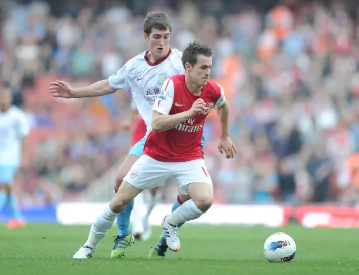 Framed Print : Arsenal vs Aston Villa: Premier League Showdown at Emirates Stadium (2011-12)