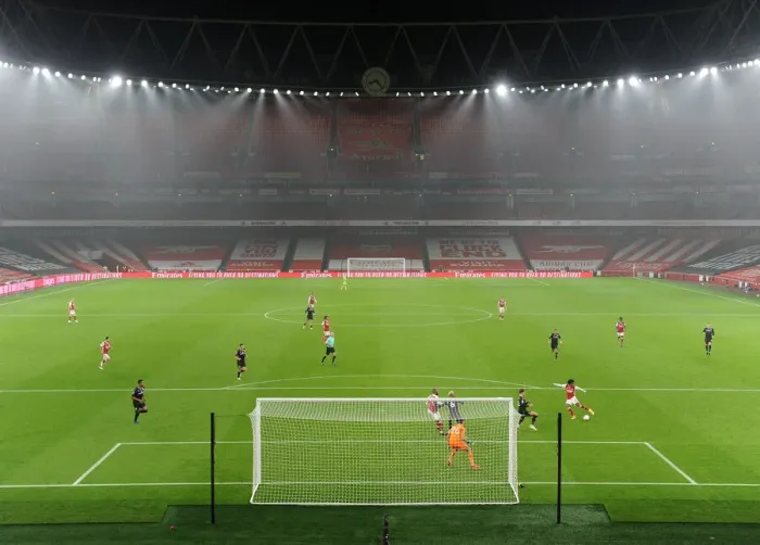 Framed Print : Arsenal vs Aston Villa: Premier League Showdown at Emirates Stadium
