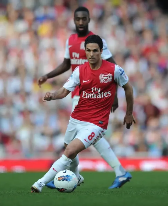 Framed Print : Arsenal vs Aston Villa: Premier League Showdown at Emirates Stadium, March 2012
