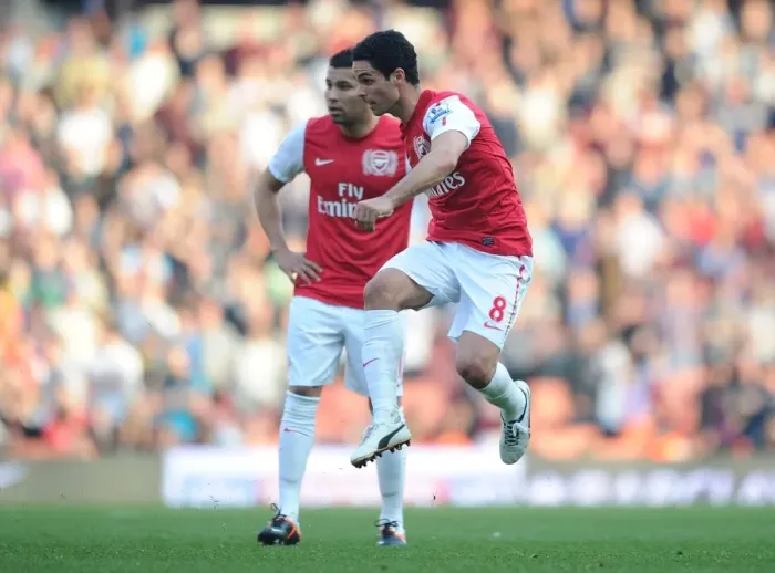 Framed Print : Arsenal vs Aston Villa: Premier League Showdown at Emirates Stadium, 2011-12 Framed Print : Arsenal vs Aston Villa: Premier League Showdown at Emirates Stadium, 2011-12