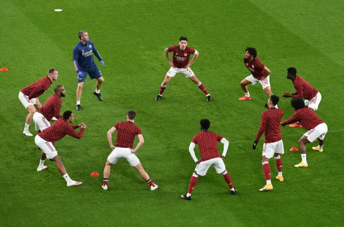 Framed Print : Arsenal vs Aston Villa: Premier League Team Warm-Up at Emirates Stadium (2020-21)