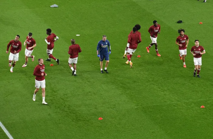 Framed Print : Arsenal vs Aston Villa: Premier League Team Warm-Up at Emirates Stadium (2020-21) Framed Print : Arsenal vs Aston Villa: Premier League Team Warm-Up at Emirates Stadium (2020-21)
