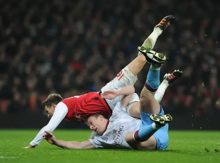 Framed Print : Arsenal vs Aston Villa: Ramsey Penalty Drama in FA Cup Fourth Round