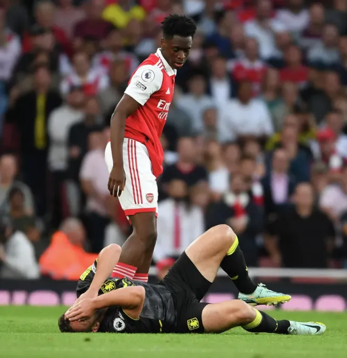 Framed Print : Arsenal vs Aston Villa: Sambi Stands Firm Against McGinn in Premier League Clash (2022-23) Framed Print : Arsenal vs Aston Villa: Sambi Stands Firm Against McGinn in Premier League Clash (2022-23)