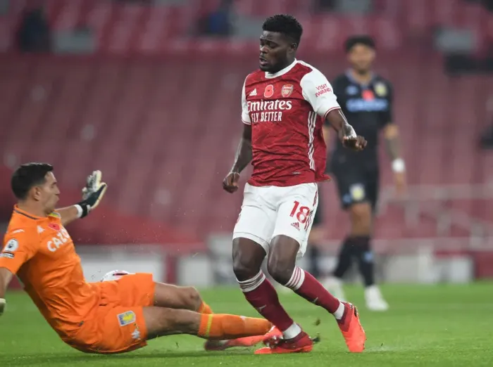 Framed Print : Arsenal vs Aston Villa: Thomas Partey vs Emi Martinez Battle in the Premier League Framed Print : Arsenal vs Aston Villa: Thomas Partey vs Emi Martinez Battle in the Premier League