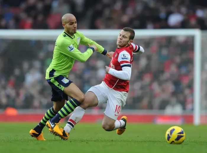 Framed Print : Arsenal vs Aston Villa: Wilshere vs El Ahmadi - Premier League Showdown