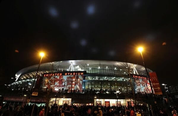 Arsenal vs. Barcelona: 2-1 at Emirates Stadium under the Glowing Spotlights - UEFA Champions League, Round 16, 1st Leg (February 16, 2011)