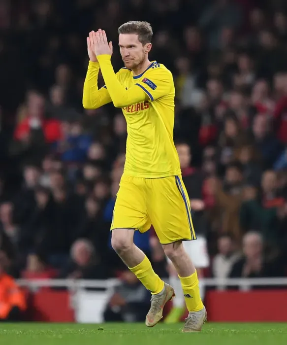 Framed Print : Arsenal vs BATE Borisov: Alex Hleb's Emotional Return at Emirates Stadium - UEFA Europa League 2018-19 Framed Print : Arsenal vs BATE Borisov: Alex Hleb's Emotional Return at Emirates Stadium - UEFA Europa League 2018-19