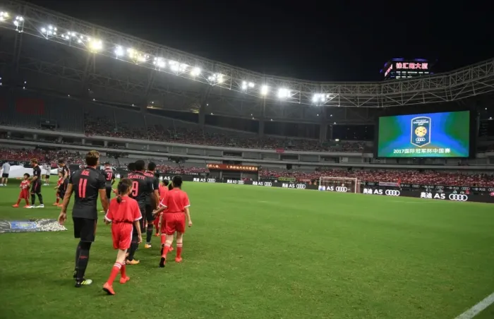 Framed Print : Arsenal vs. Bayern Munich: 2017 Pre-Season Clash in Shanghai