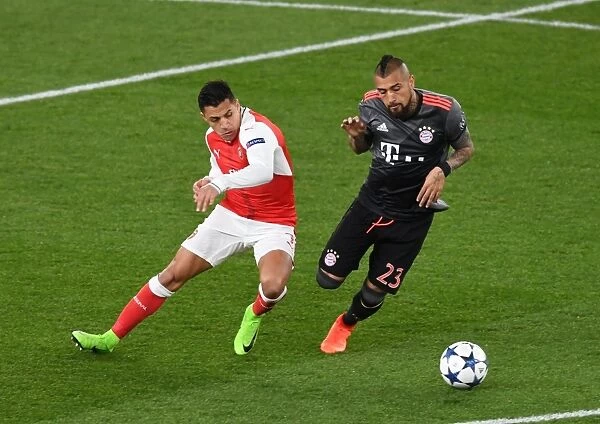 Arsenal vs. Bayern Munich: Alexis Sanchez vs. Arturo Vidal Clash in Champions League Showdown