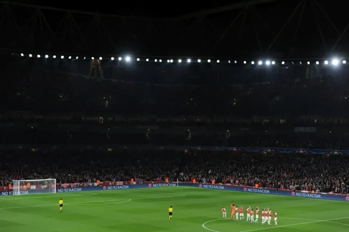 Framed Print : Arsenal vs. Bayern Munich: Champions League Clash at Emirates Stadium (2015) Framed Print : Arsenal vs. Bayern Munich: Champions League Clash at Emirates Stadium (2015)