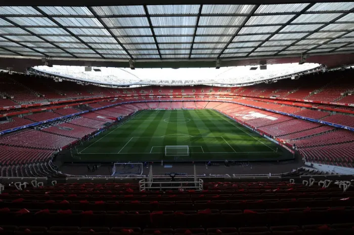 Framed Print : Arsenal vs. Bayern Munich: Emirates Stadium - UEFA Champions League Showdown (2015) Framed Print : Arsenal vs. Bayern Munich: Emirates Stadium - UEFA Champions League Showdown (2015)