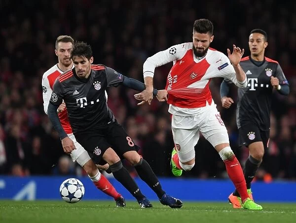 Arsenal vs. Bayern Munich: Olivier Giroud vs. Javi Martinez Clash in Champions League Showdown