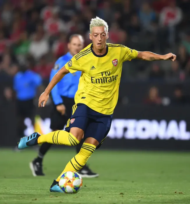 Framed Print : Arsenal vs. Bayern Munich: Ozil Sparks Action in 2019 International Champions Cup Framed Print : Arsenal vs. Bayern Munich: Ozil Sparks Action in 2019 International Champions Cup