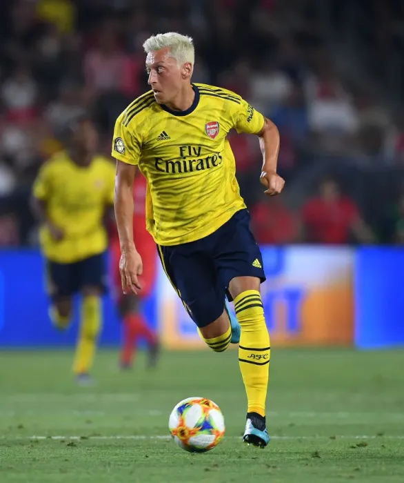 Framed Print : Arsenal vs. Bayern Munich: Ozil Sparks Action in 2019 International Champions Cup, Carson