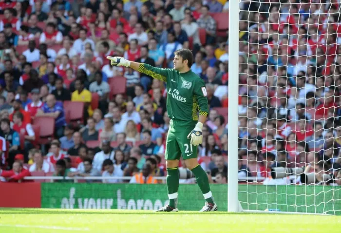 Framed Print : Arsenal vs Boca Juniors: Lukasz Fabianski's Duel at Emirates Cup 2011 (2-2)