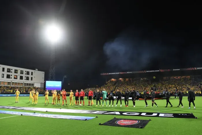 Framed Print : Arsenal vs. Bodø / Glimt: UEFA Europa League Showdown in Norway