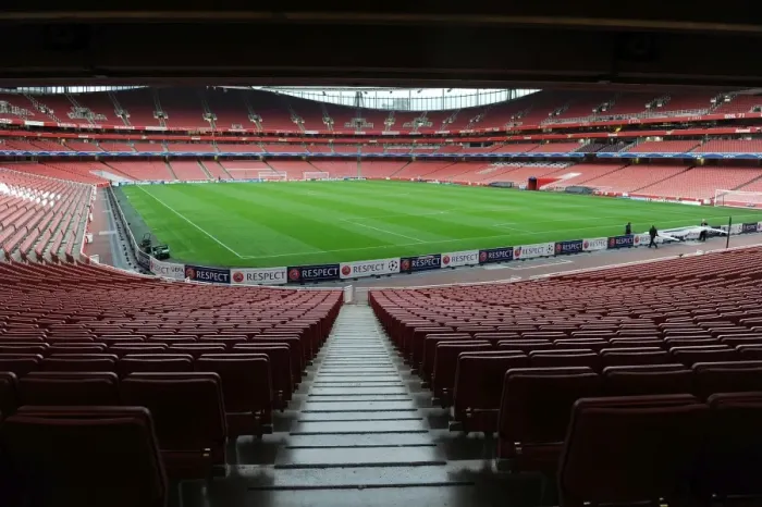 Framed Print : Arsenal vs Borussia Dortmund: Emirates Stadium - UEFA Champions League (2013-14) Framed Print : Arsenal vs Borussia Dortmund: Emirates Stadium - UEFA Champions League (2013-14)