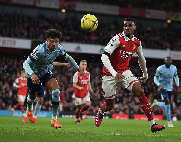 Arsenal vs Brentford: Gabriel vs Schade - Intense Battle in the Premier League