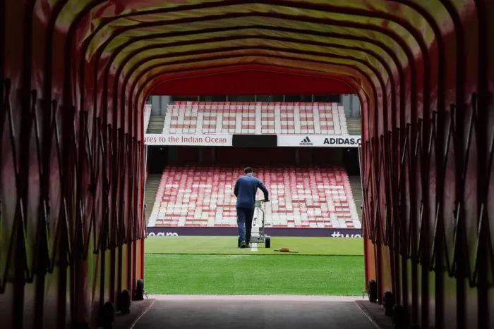 Framed Print : Arsenal vs Brighton & Hove Albion: Preparing the Emirates Stadium Pitch for Premier League Clash Framed Print : Arsenal vs Brighton & Hove Albion: Preparing the Emirates Stadium Pitch for Premier League Clash