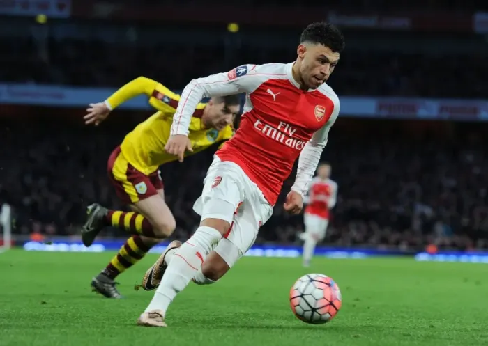 Framed Print : Arsenal vs Burnley: FA Cup Fourth Round - Oxlade-Chamberlain's Emirates Showdown
