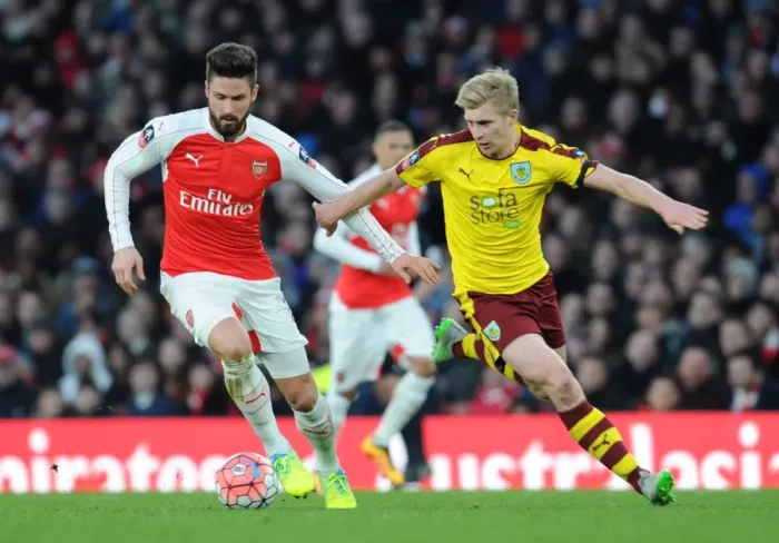 Framed Print : Arsenal vs Burnley: FA Cup Showdown - A Battle between Olivier Giroud and Ben Mee Framed Print : Arsenal vs Burnley: FA Cup Showdown - A Battle between Olivier Giroud and Ben Mee