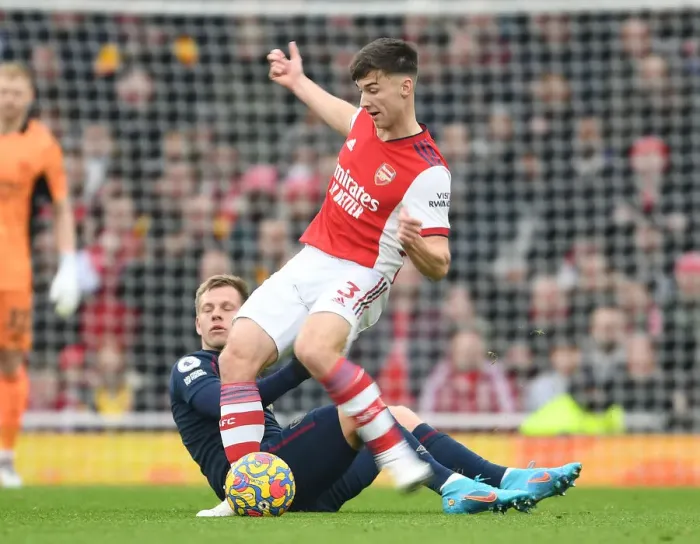 Framed Print : Arsenal vs Burnley: Tierney vs Vydra - Intense Battle in the Premier League