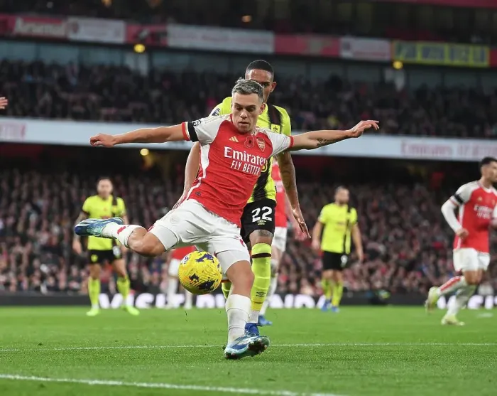 Framed Print : Arsenal vs Burnley: Tight Battle at Emirates Stadium - Leandro Trossard Under Pressure Framed Print : Arsenal vs Burnley: Tight Battle at Emirates Stadium - Leandro Trossard Under Pressure