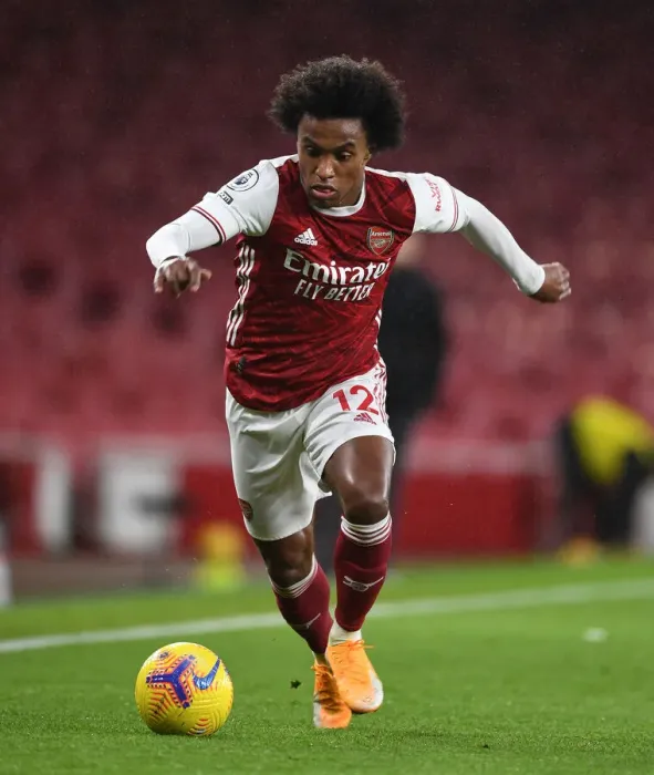 Framed Print : Arsenal vs Burnley: Willian at Emirates Stadium Amid Limited Spectators (December 2020)