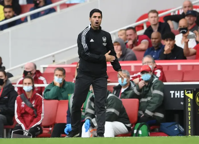 Framed Print : Arsenal vs Chelsea: Mikel Arteta's Premier League Debut - Arsenal's New Boss Faces Off Against Chelsea in 2021-22 Showdown