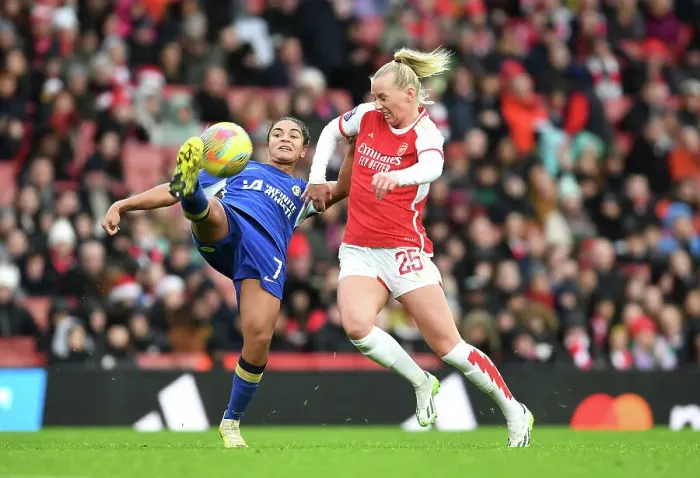 Framed Print : Arsenal vs. Chelsea: A Battle for Supremacy in the Barclays Women's Super League (2023-24) - Fight for Possession at Emirates Stadium