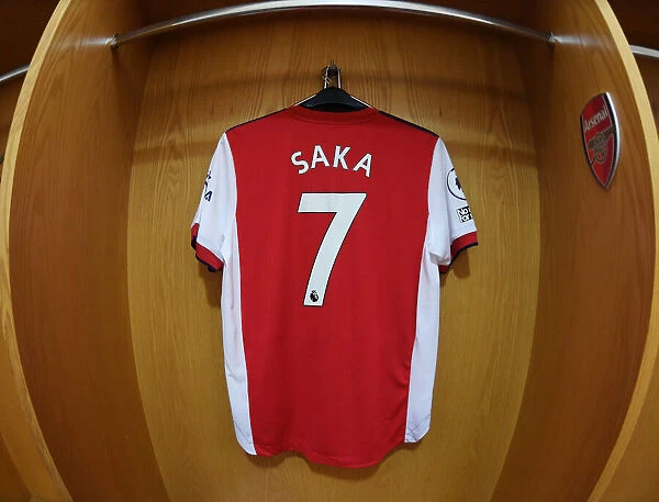 Arsenal vs Chelsea: Bukayo Saka's Hanging Jersey in Arsenal's Home Changing Room - Premier League 2021-22