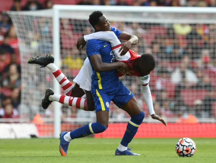 Framed Print : Arsenal vs. Chelsea: Clash of Titans - Pepe vs. Rahman