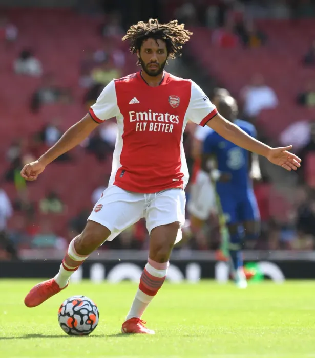 Framed Print : Arsenal vs. Chelsea: Elneny's Focused Performance in Pre-Season Clash at Emirates Stadium