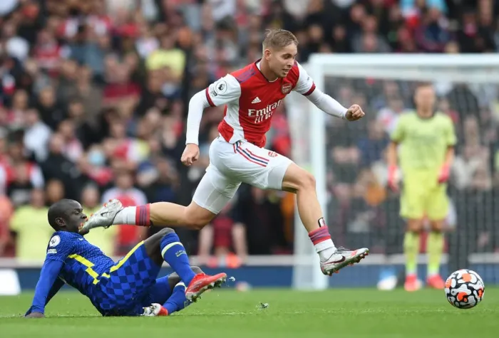 Framed Print : Arsenal vs. Chelsea: Emile Smith Rowe Clashes with N'Golo Kante in Premier League Showdown