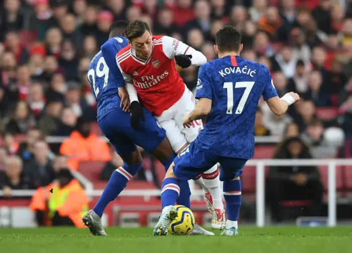 Framed Print : Arsenal vs. Chelsea: Ozil Clashes with Tomori and Kovacic in Premier League Showdown Framed Print : Arsenal vs. Chelsea: Ozil Clashes with Tomori and Kovacic in Premier League Showdown