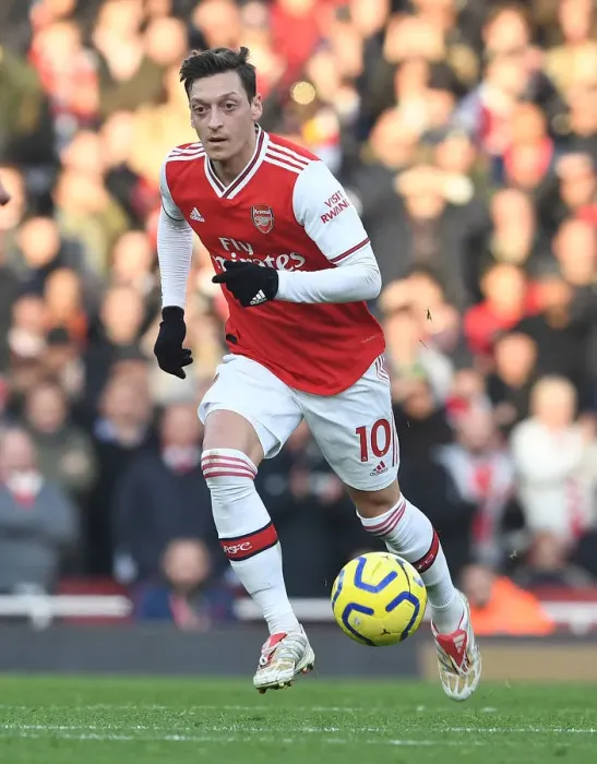 Framed Print : Arsenal vs Chelsea Showdown: Ozil's Premier League Battle (December 2019) Framed Print : Arsenal vs Chelsea Showdown: Ozil's Premier League Battle (December 2019)
