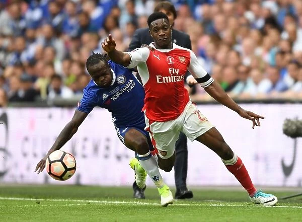 Arsenal vs. Chelsea: Welbeck Fouls by Moses in FA Cup Final Showdown