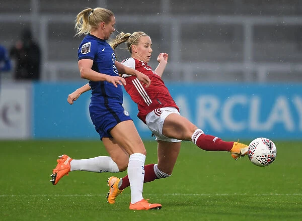 Arsenal vs Chelsea Women: Intense Battle for the Ball in FA Womens Super League
